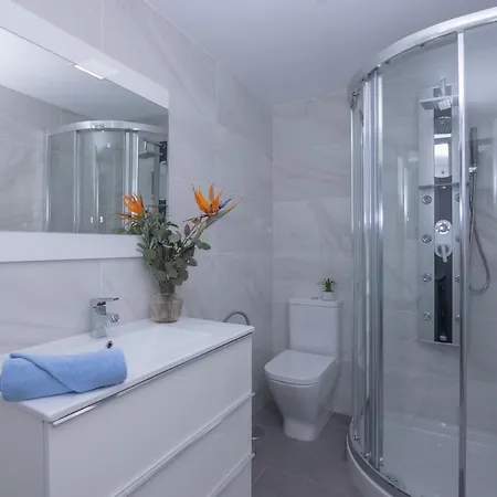 Apartment Urban 3 Beachfront By Holidays *