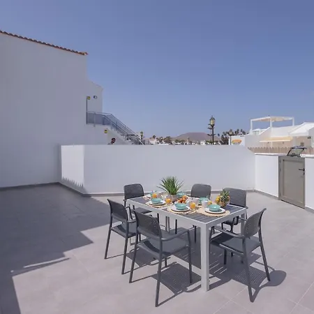Urban 3 Beachfront By Holidays Apartment *
