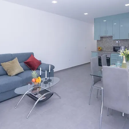 Poris 3 Beachfront By Holidays 코라레호