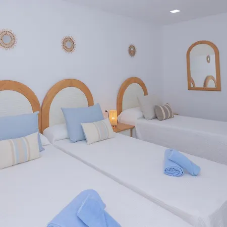 Urban 3 Beachfront By Holidays *