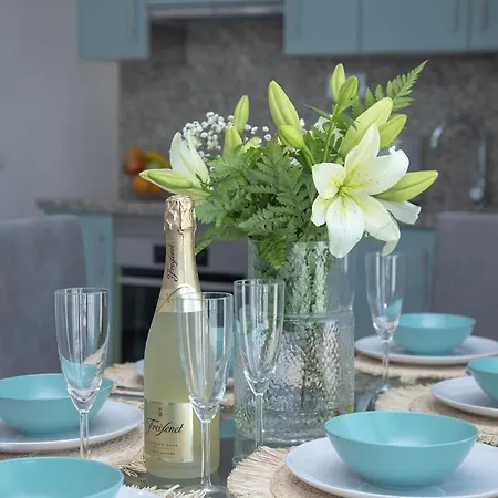 Poris 3 Beachfront By Holidays *