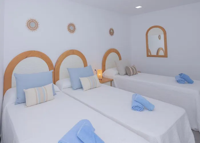 Poris 3 Beachfront By Holidays *